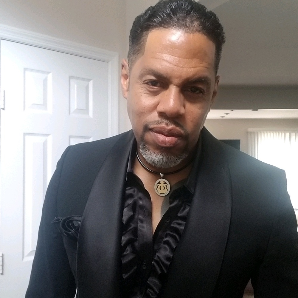 Meet your Posher, Troy